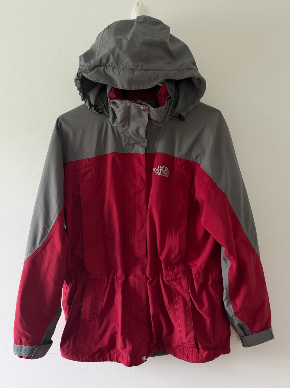 North Face Y2K HyVent Red Gray Waterproof Jacket Shell Packable Hood Size M